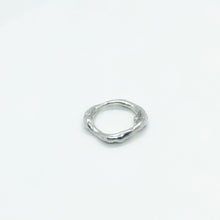 Load image into Gallery viewer, Liquid Silver Ring 05